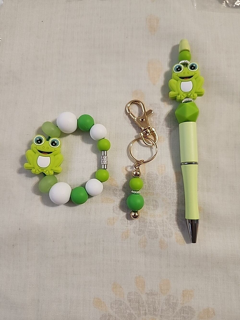 Bead Pen, Cup Charm & Small Key Chain Matching Combo Green Frog